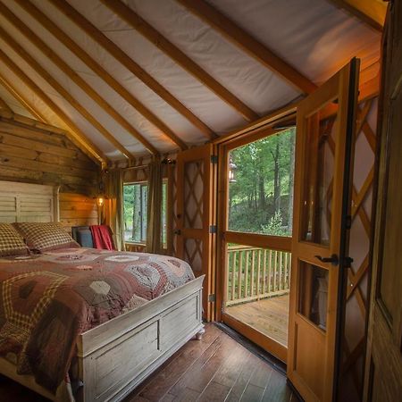 Spring Ridge Luxury Yurt - Creekside Glamping With Private Hot Tub Villa Topton Buitenkant foto