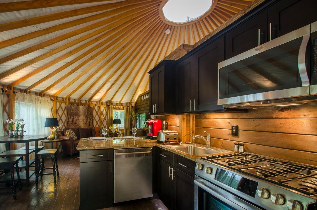 Spring Ridge Luxury Yurt - Creekside Glamping With Private Hot Tub Villa Topton Buitenkant foto