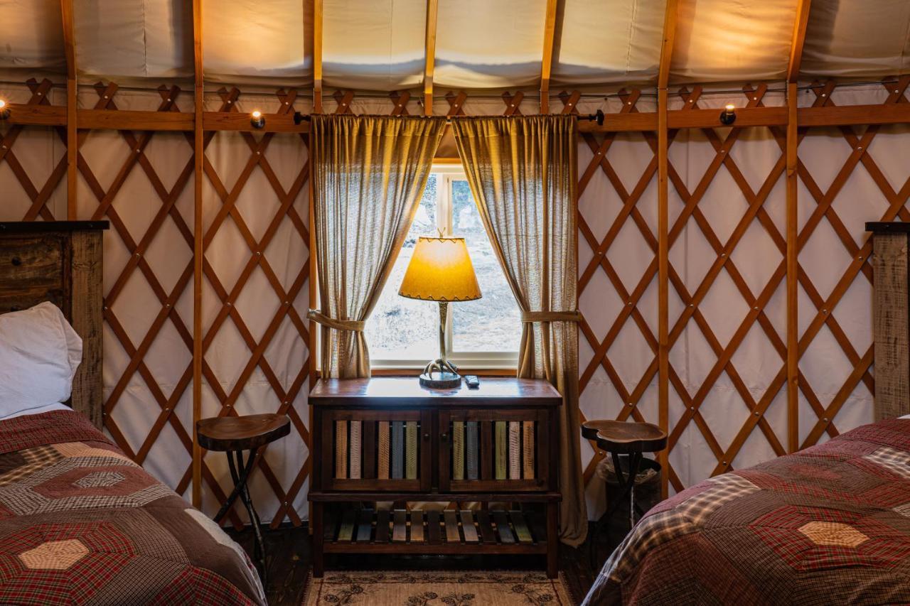 Spring Ridge Luxury Yurt - Creekside Glamping With Private Hot Tub Villa Topton Buitenkant foto